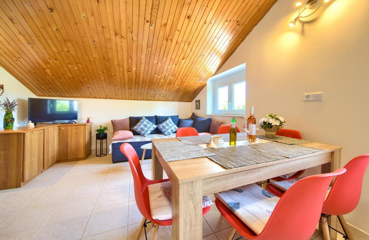 Apartment Lipovac Малинска Экстерьер фото