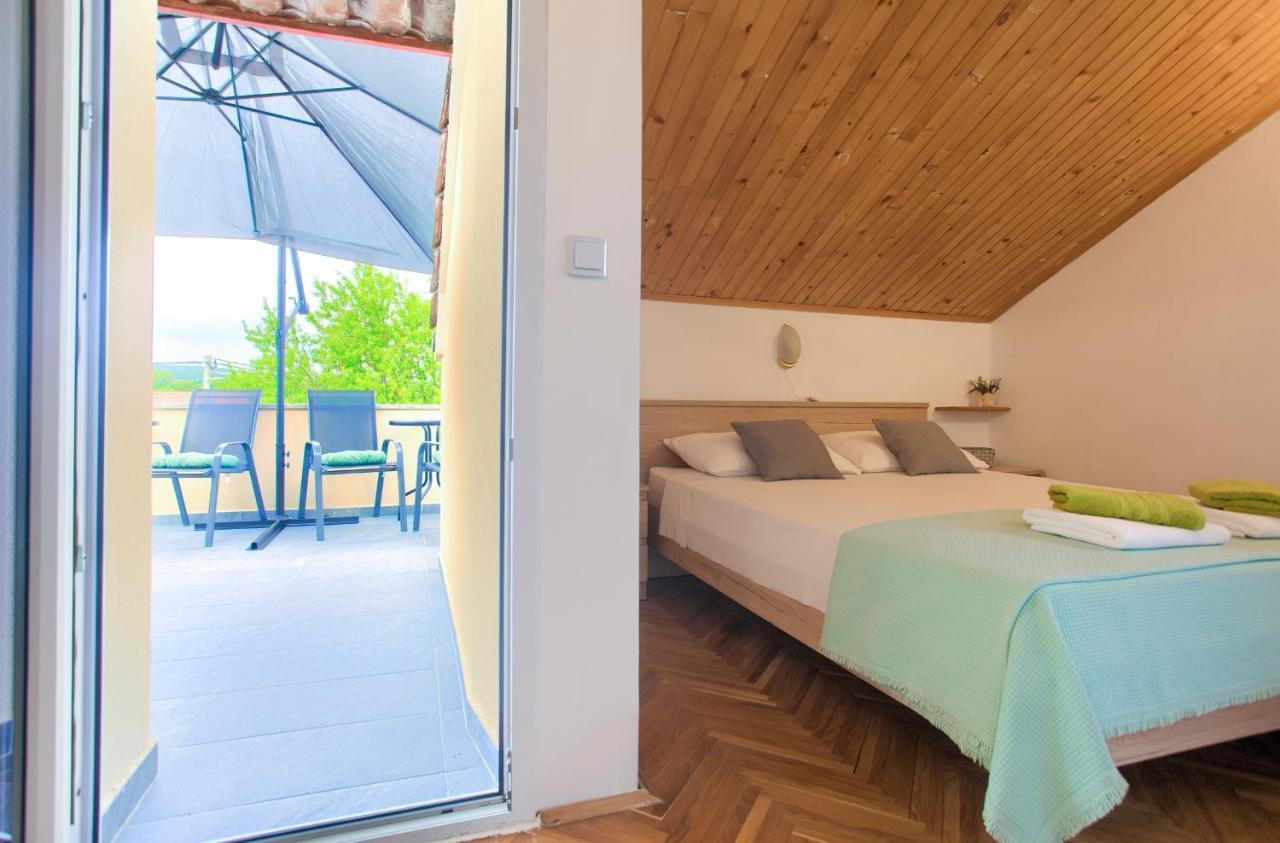 Apartment Lipovac Малинска Экстерьер фото