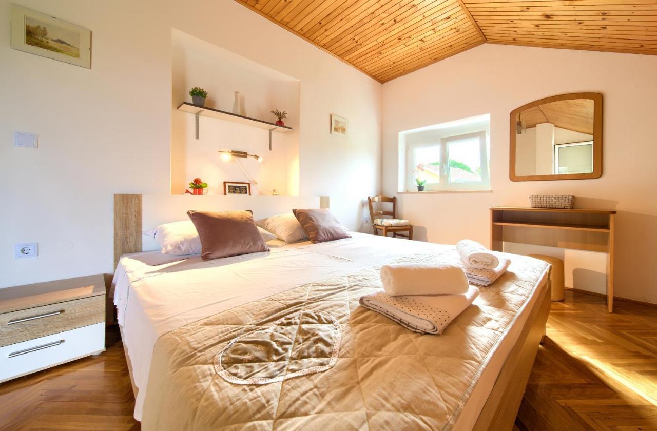 Apartment Lipovac Малинска Экстерьер фото
