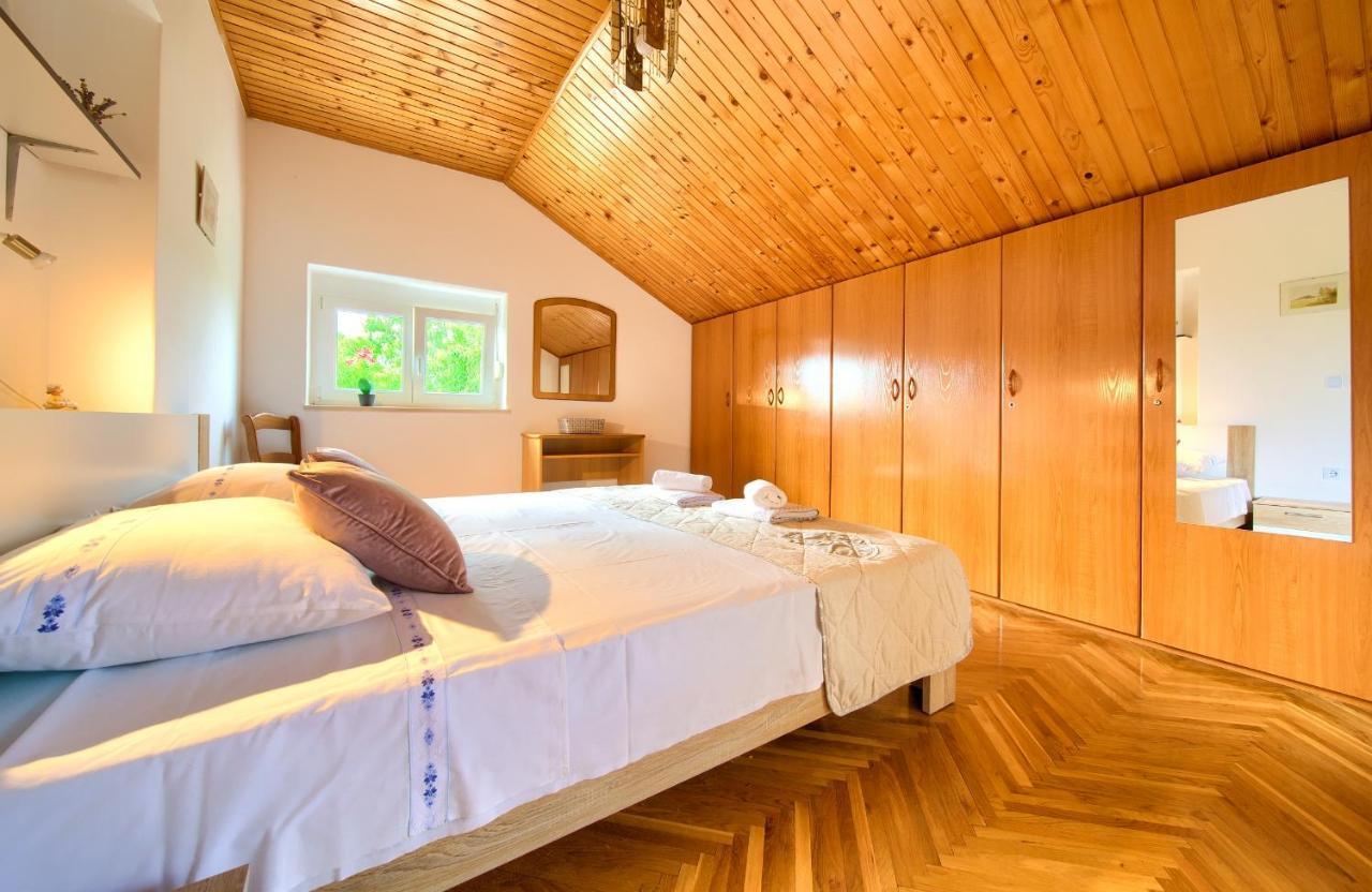 Apartment Lipovac Малинска Экстерьер фото